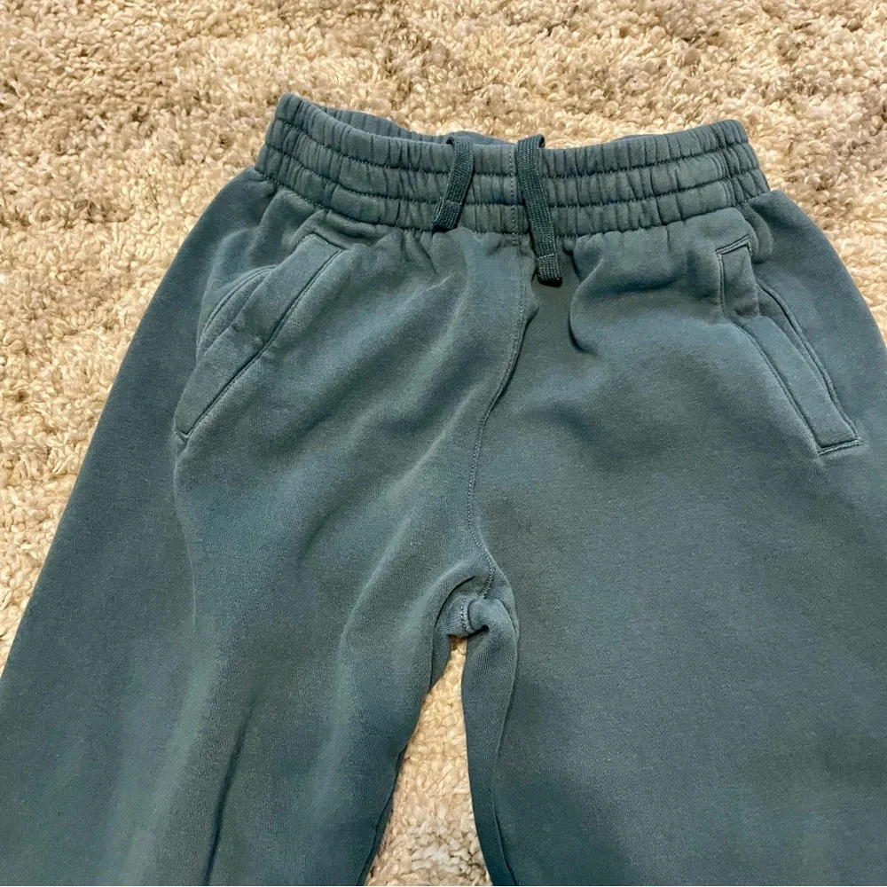Nike Club Fleece Boys' Large Teal‎ Green Abyss Sweatpants/Joggers Gold Logo